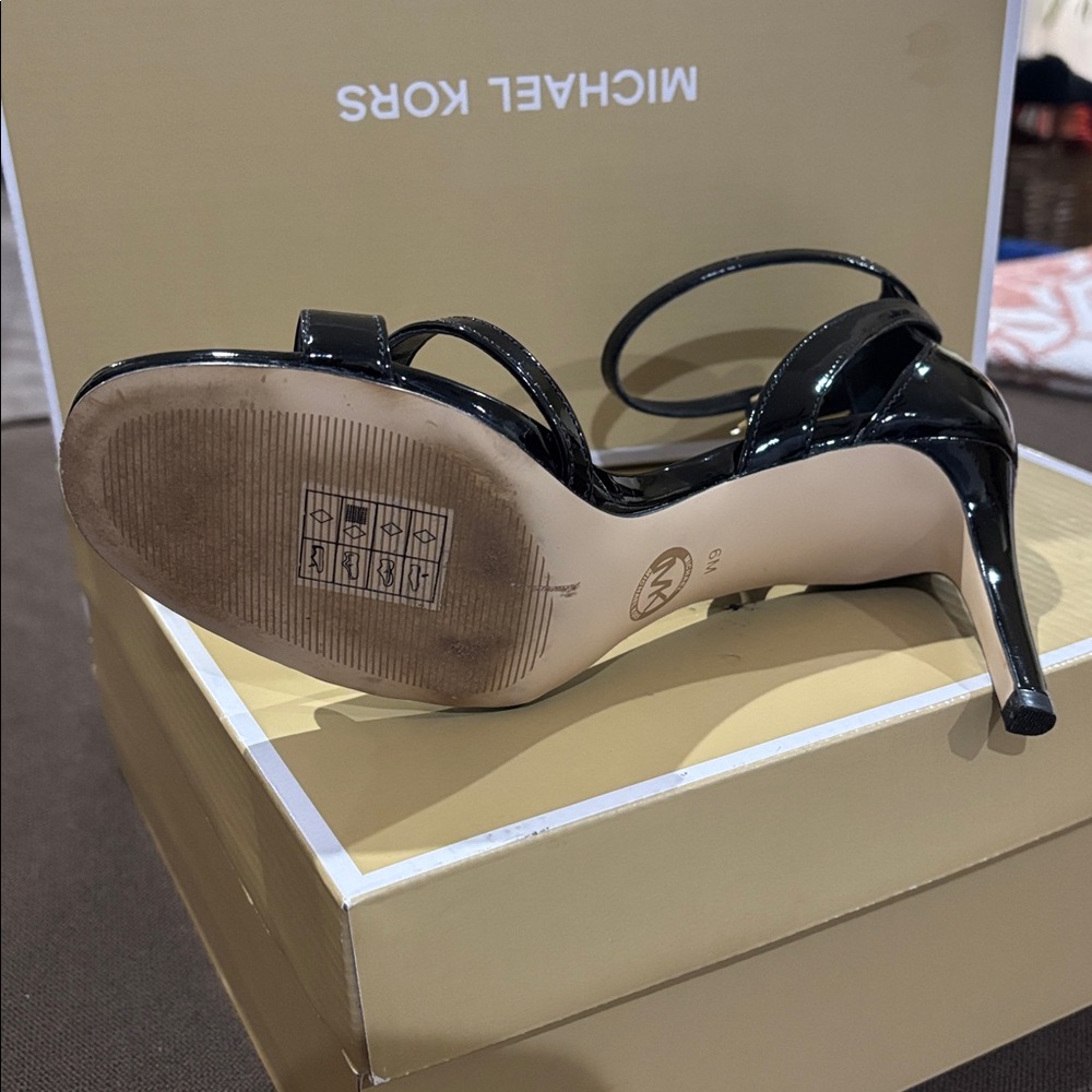 EUC • Michael Kors • Kimberly Patent Sandals - Picture 6 of 6